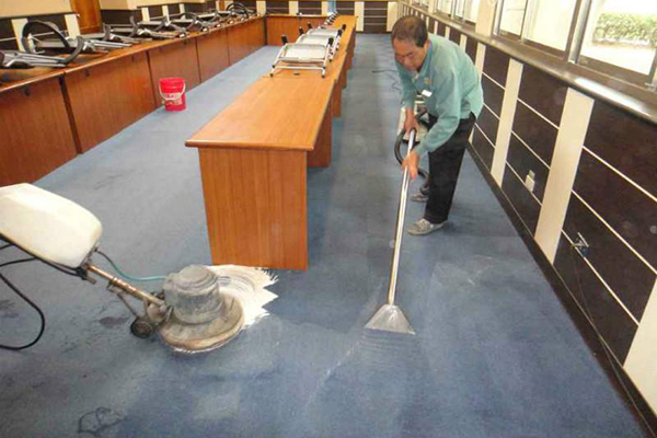 [顺利物业]深圳地毯清洗服务流程及清洁剂选择