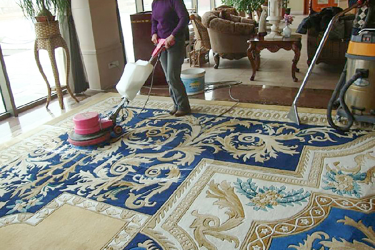顺利物业专业地毯清洗服务对手工地毯的清洗保养