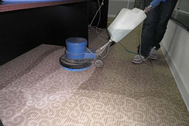 清洗地毯保洁公司是如何进行地毯清洗的
